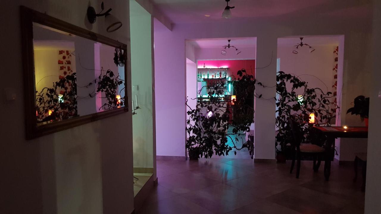 Отель Potok 5 Zloczew Экстерьер фото