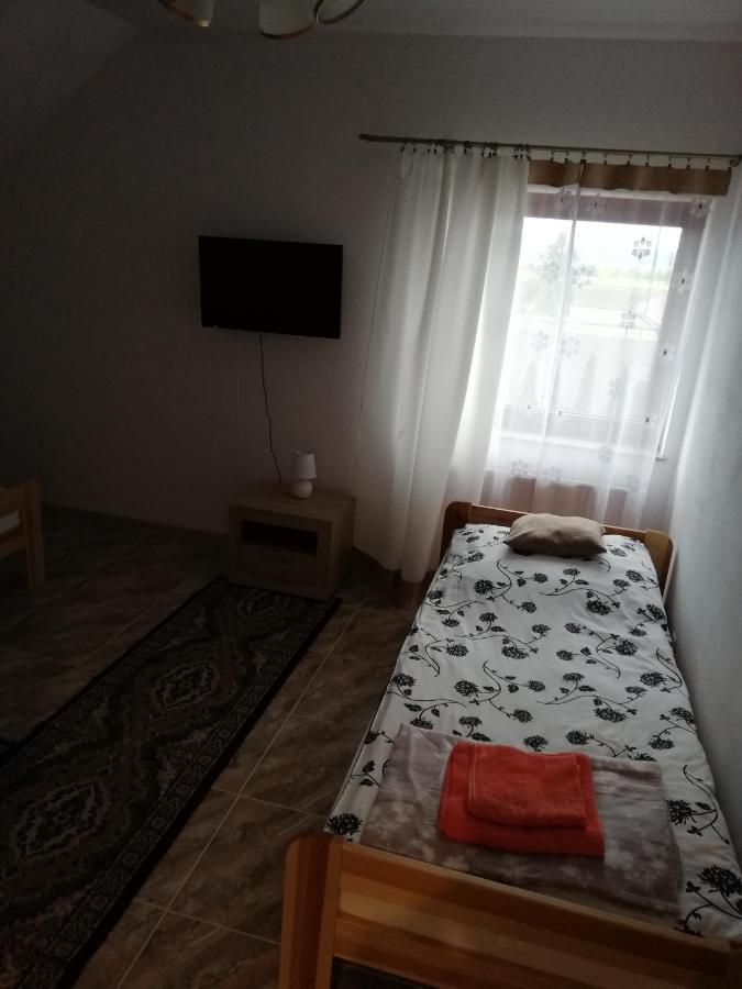 Отель Potok 5 Zloczew Экстерьер фото